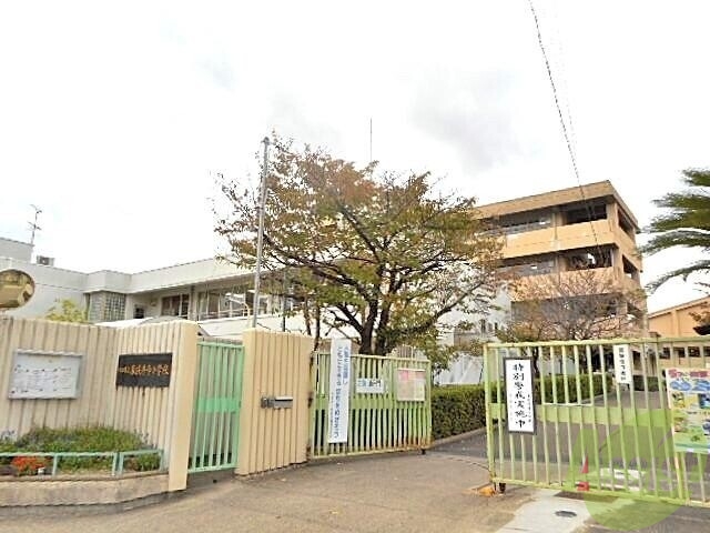 小学校　東佐井寺小学校（小学校）まで668m