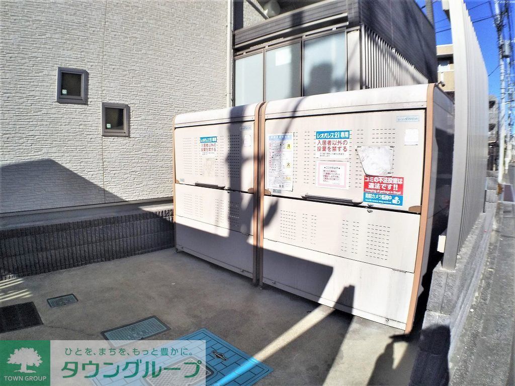 エントランス　ゴミ置き場