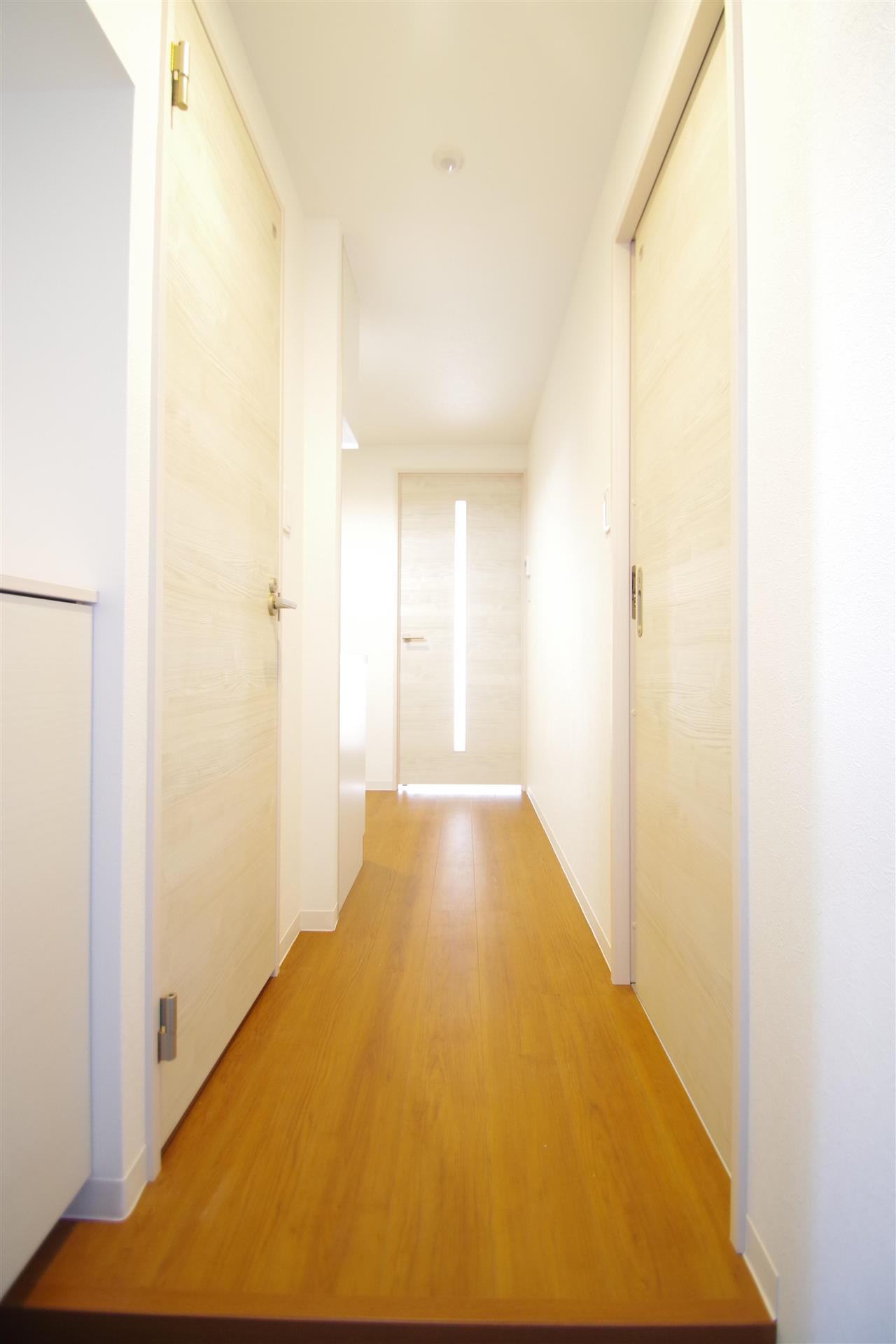 玄関　同タイプ別室の写真です。