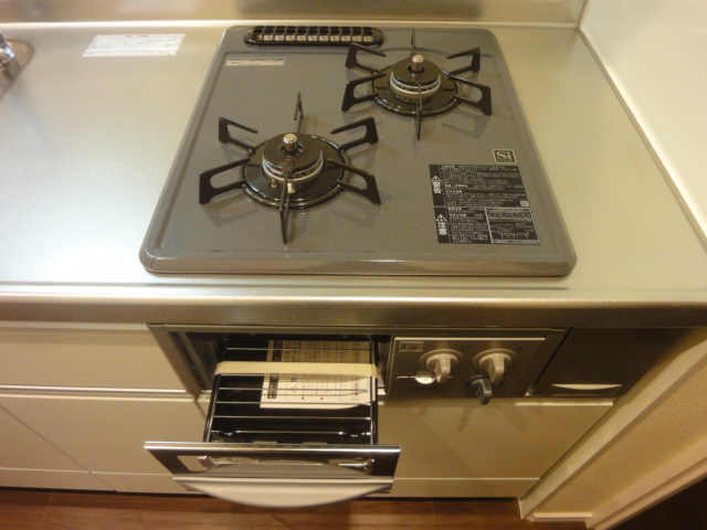 その他設備　★お料理しやすいグリル付き２口コンロです★