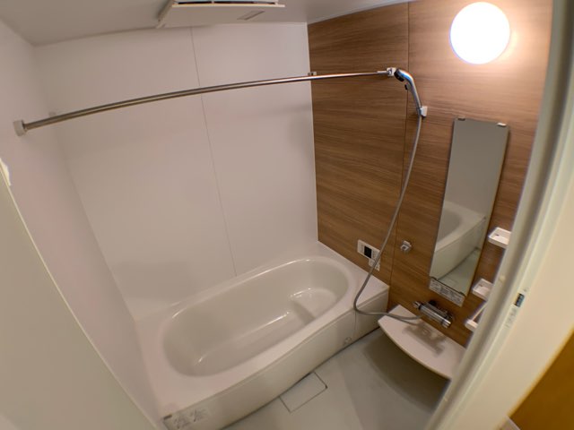 バス・シャワールーム　浴室乾燥機付きで便利です！