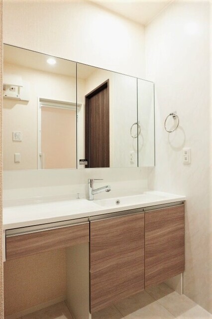 洗面設備　洗髪洗面化粧台