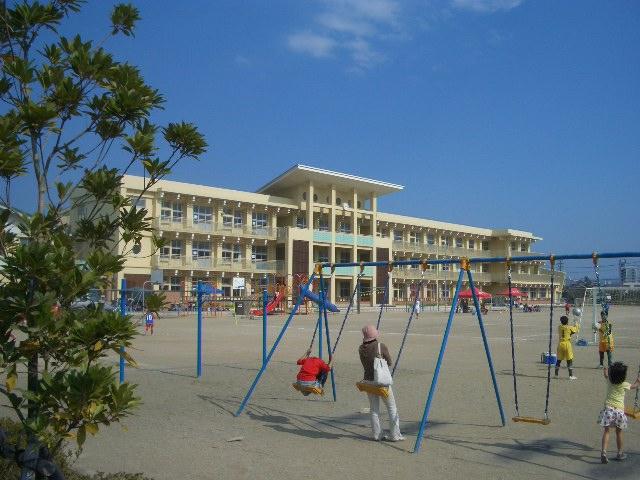 その他　小学校（その他）まで1100m