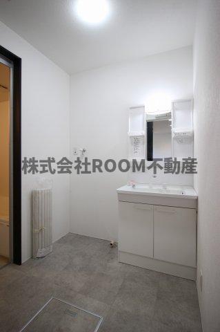 洗面設備　コンパクトで使いやすい洗面所