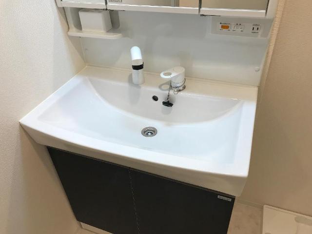 洗面設備　洗髪洗面化粧台