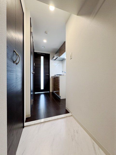 玄関　リビング/居室