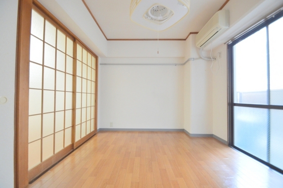 居室・リビング　１ＤＫオールフローリング・エアコン付