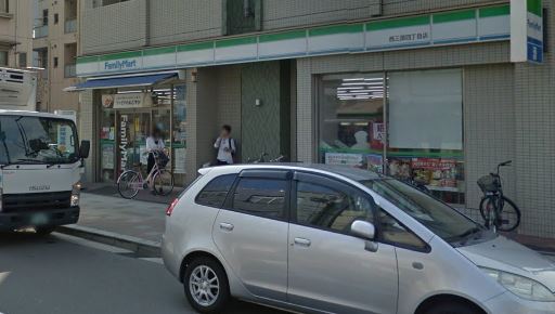 コンビニ　ファミリーマート（コンビニ）まで450m