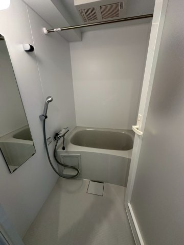 バス・シャワールーム　落ち着いた空間のお風呂です