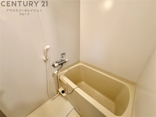 バス・シャワールーム　シンプルで機能的な浴室です！