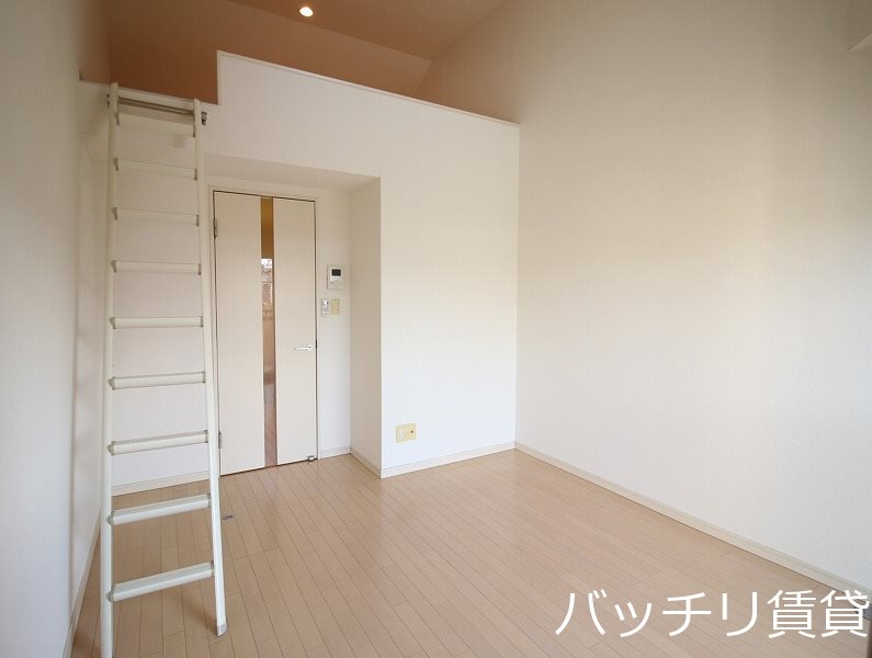 居室・リビング　同型タイプの為、現状を優先致します。