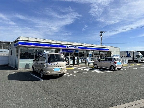 コンビニ　ローソン 豊川下長山町店（コンビニ）まで2216m