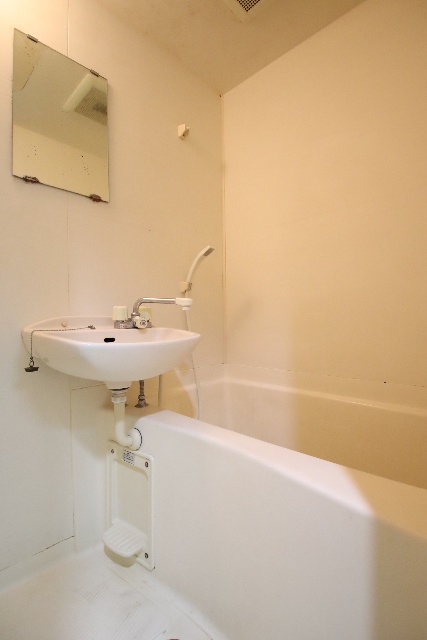 バス・シャワールーム　※別号室参考写真、現況優先※