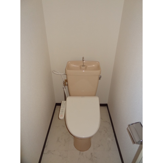 トイレ　※写真は類似部屋になります。現状優先