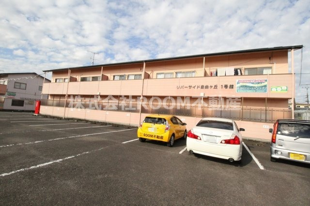 建物外観　外観は落ち着いています