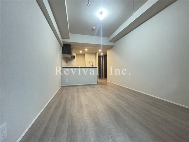 居室・リビング　奥行を感じるリビング空間（別部屋参考画像）