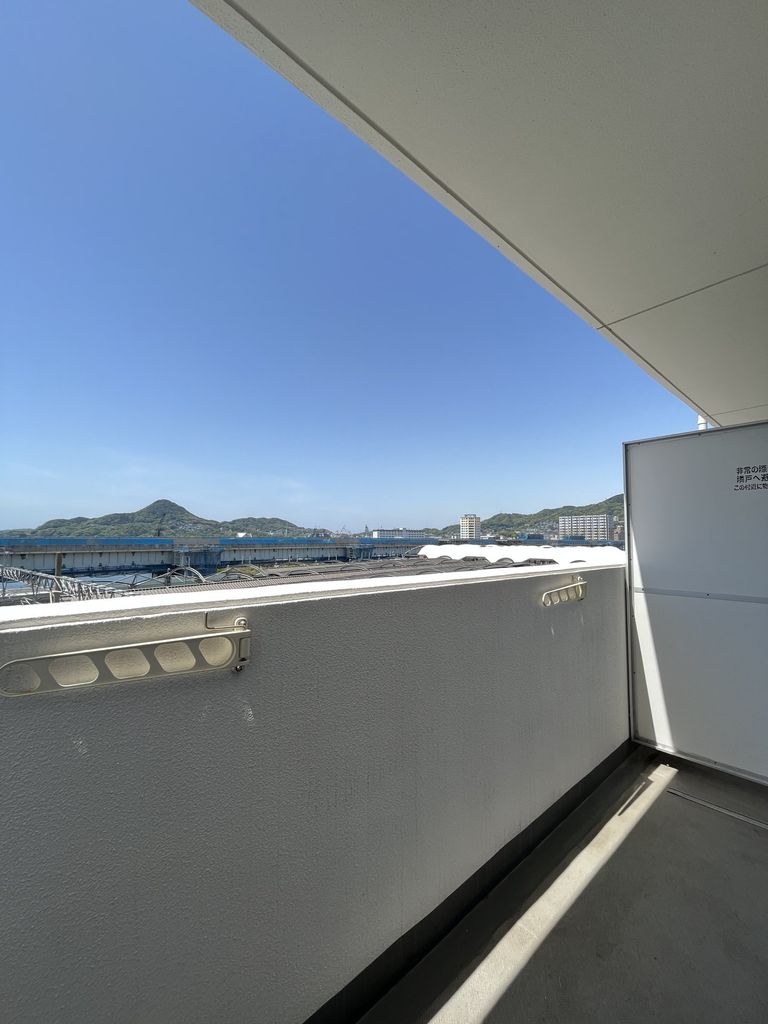 バルコニー　※別フロアの写真です