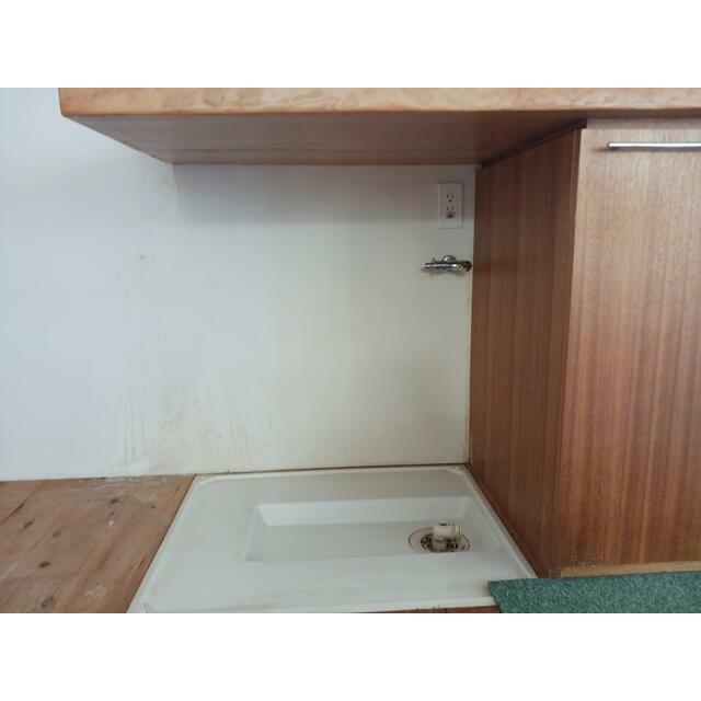 その他設備　キッチン台の下に洗濯機置き場あり。ドラム式専用