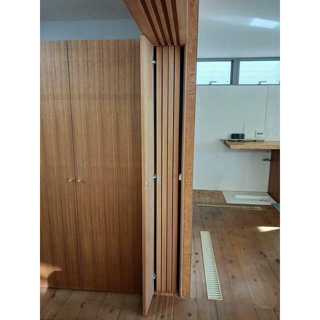 収納　和室との間仕切り引き戸は壁中にスライド収納できます。