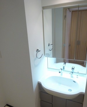 洗面設備　★収納付き、独立洗面台★