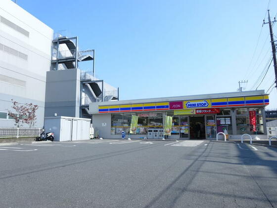 コンビニ　ミニストップ町田小川店（コンビニ）まで70m