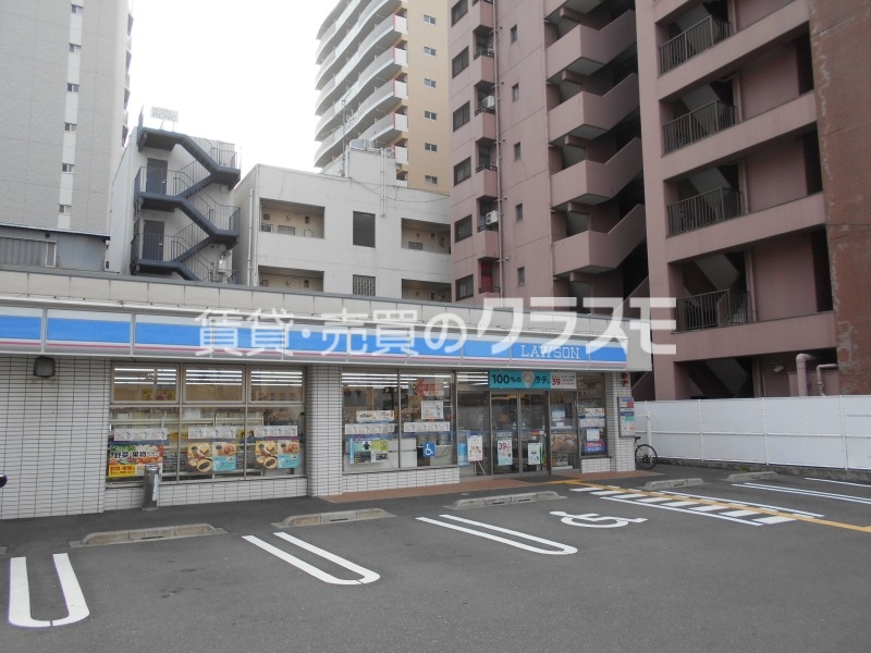 コンビニ　ローソン桜川駅前店（コンビニ）まで104m