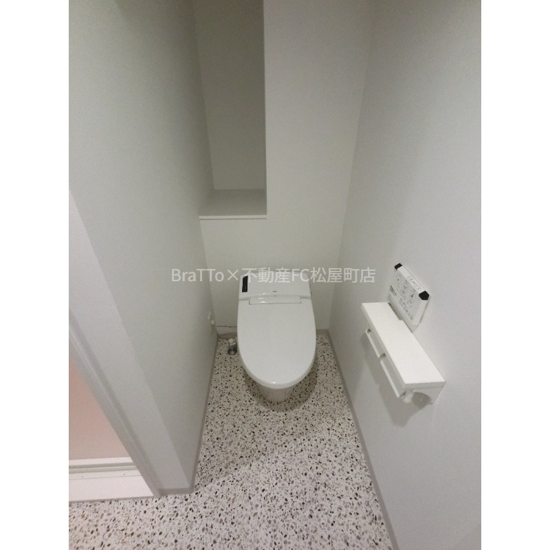 トイレ　トイレ（ウォシュレット付き）