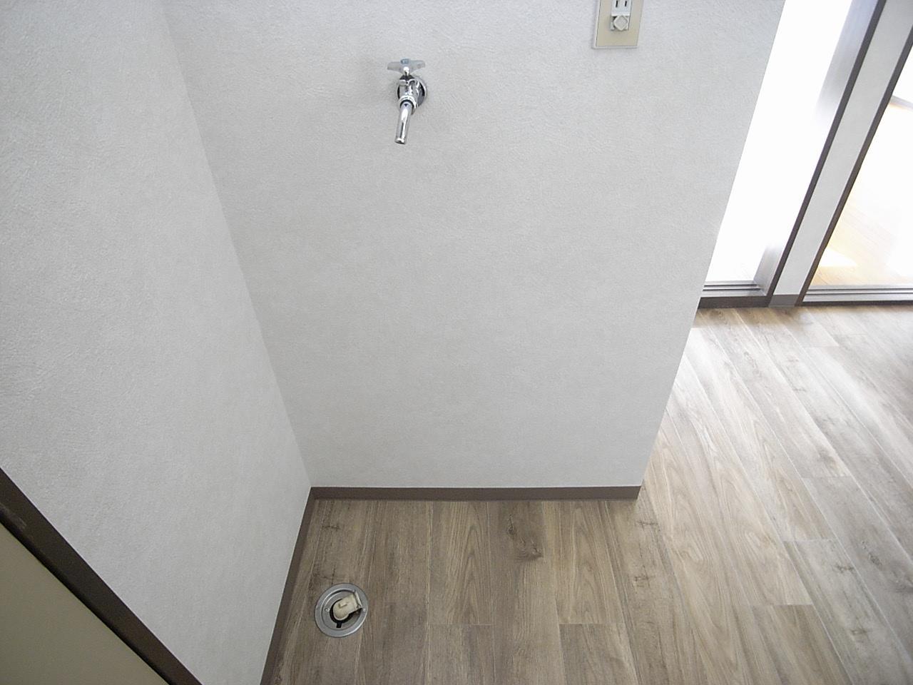 バルコニー　洗濯機置き場