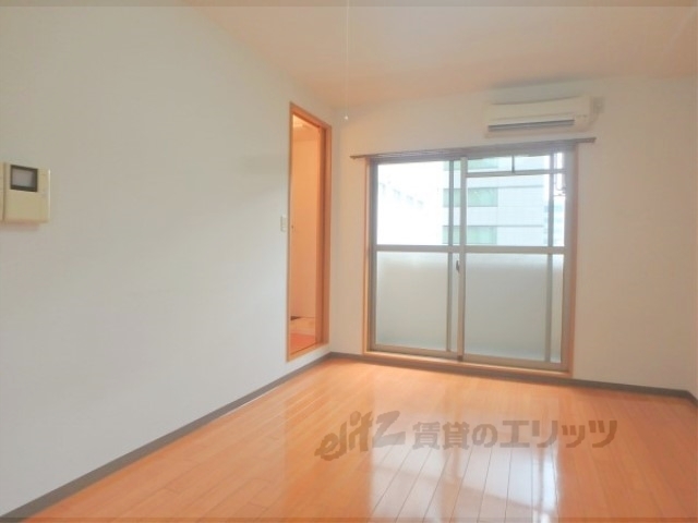 居室・リビング　洋室