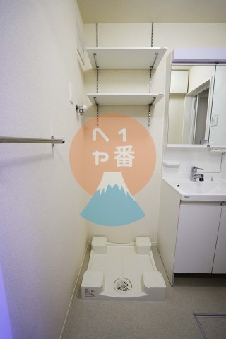 その他設備　室内洗濯機置き場です。　※参考写真です。