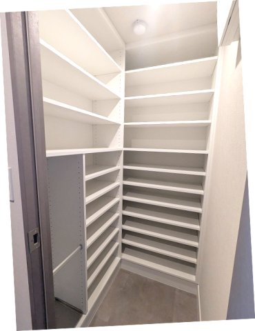 玄関　キャリーケースも置けるシューズインクローゼットです