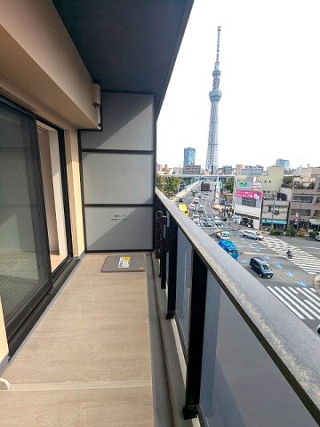 バルコニー　5F、バルコニーからスカイツリー隅田川花火見えます