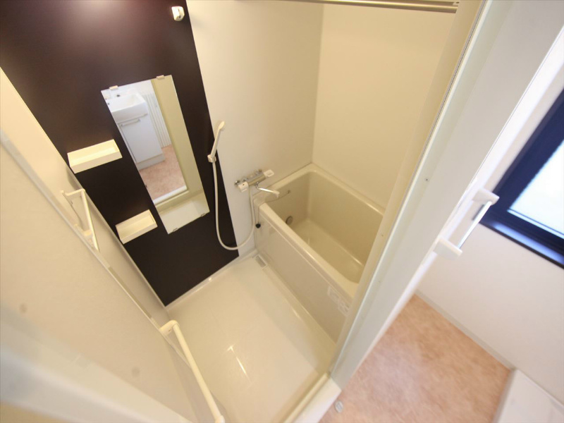 バス・シャワールーム　浴室暖房乾燥機付　追い焚き付お風呂