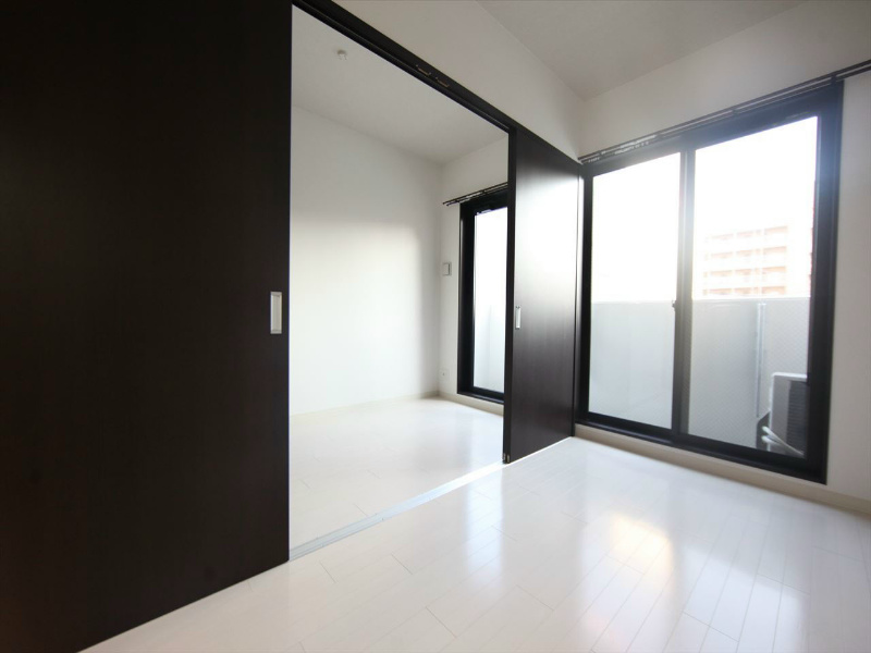 バルコニー　ＬＤＫ7帖　洋室4.1帖　南面バルコニー　日当たり良好