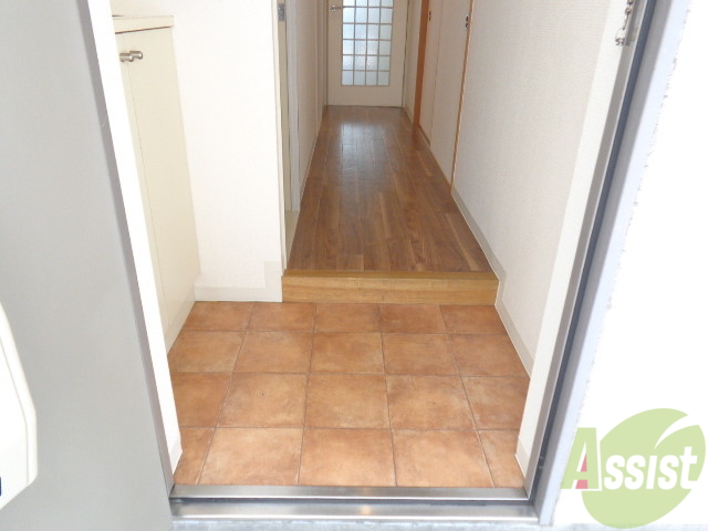 玄関　靴箱も付いていて玄関スッキリ。