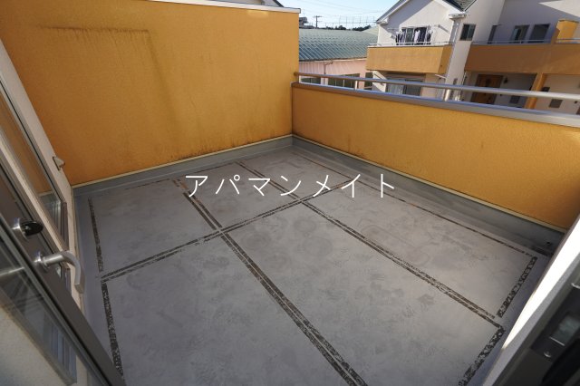 バルコニー　ウッドデッキです。