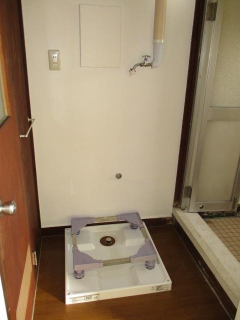 洗面設備　洗濯機置場は室内です☆