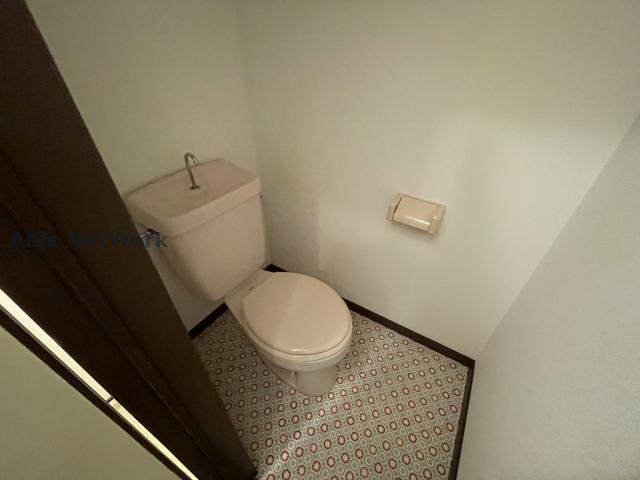 トイレ　※同物件別部屋の写真です。