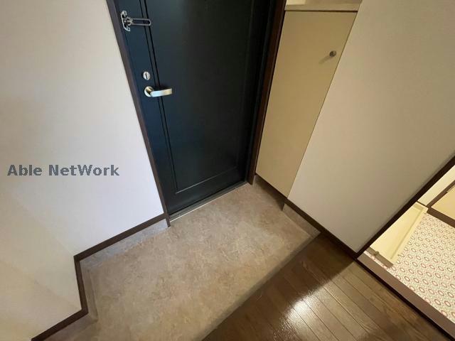 玄関　※同物件別部屋の写真です。