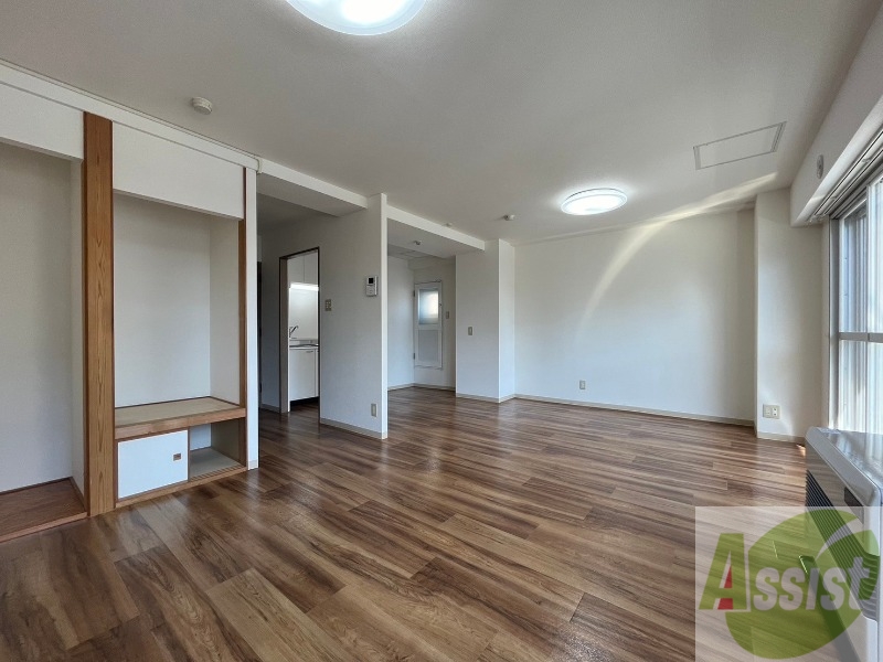 居室・リビング　広くてキレイなお部屋が広がっていて、充実した生活が送れそう。