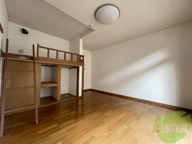 その他部屋・スペース　ロフトも高さが無いので、忙しい朝も安心ですね。