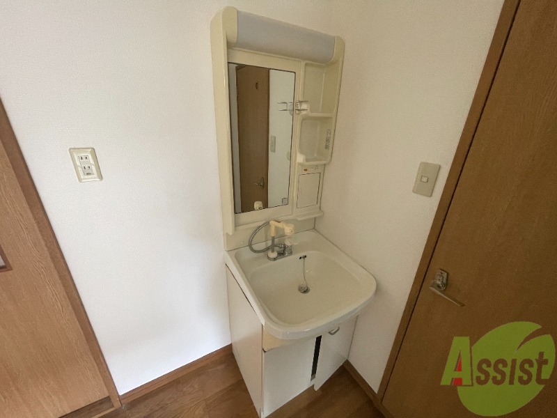 洗面設備　シャンプードレッサーなので、こちらで頭を洗うことも出来ますね