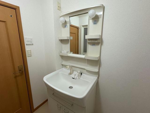 洗面設備　（別部屋イメージ）