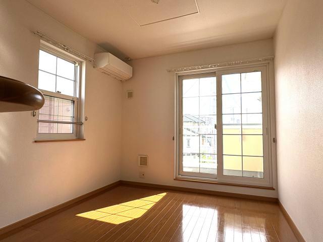 居室・リビング　（別部屋イメージ）