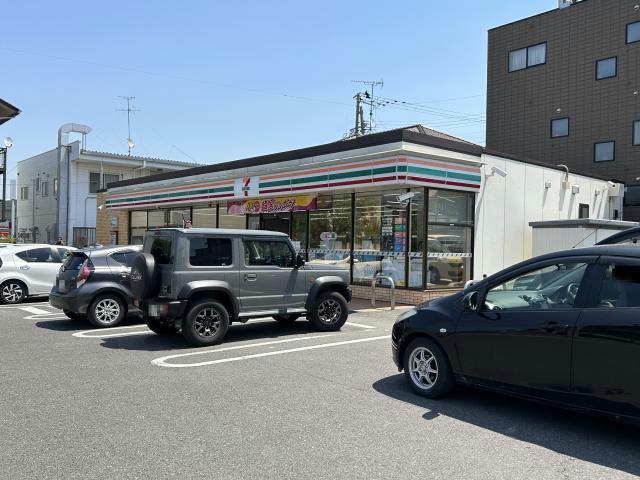 コンビニ　セブンイレブン須賀川駅前店（コンビニ）まで647m