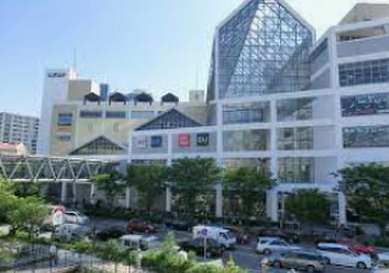 ショッピングセンター　ウミエ（ショッピングセンター）まで750m