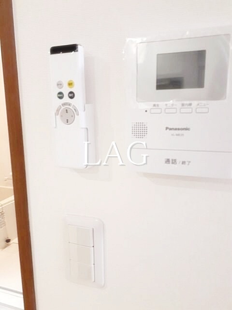 セキュリティ　モニター付きインターホンになります。