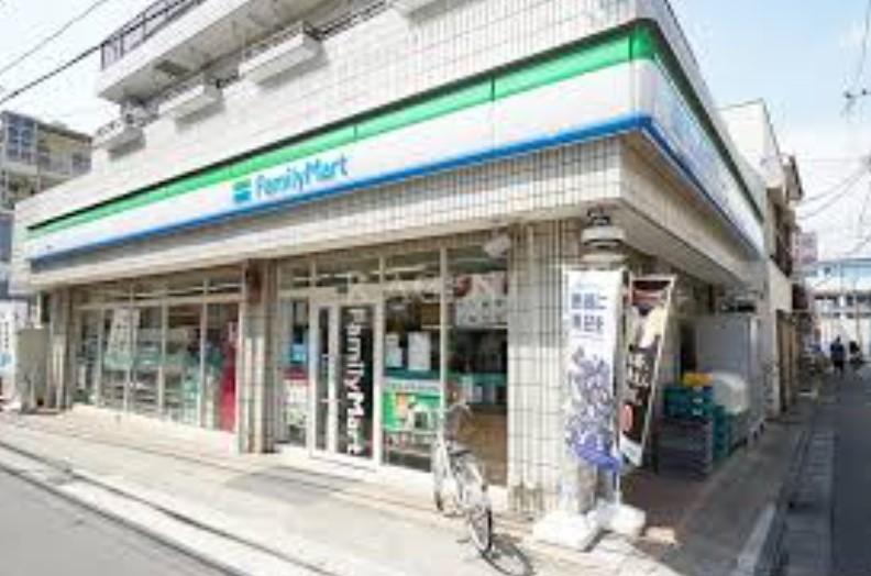 コンビニ　ファミリーマート 生麦店（コンビニ）まで712m