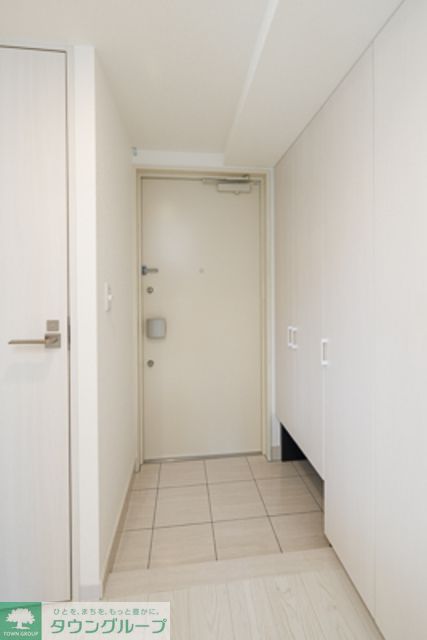 玄関　※写真は同タイプ住戸です。
