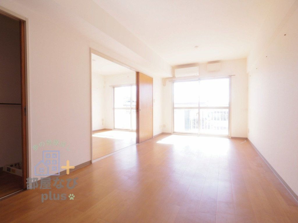 居室・リビング　※他号室写真です